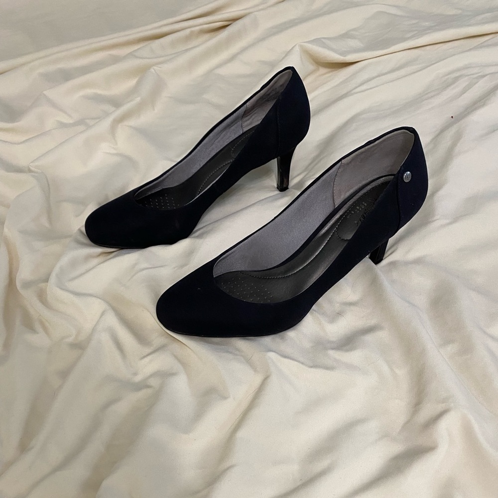 LifeStride SoftSysytem Black Pumps